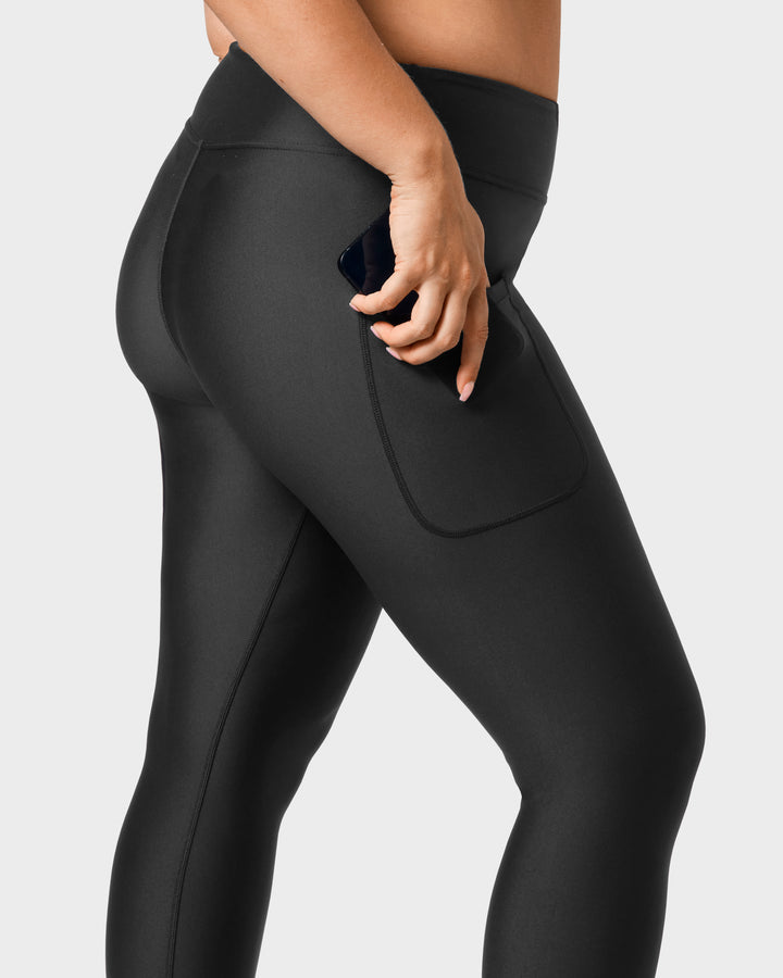 Black Capri