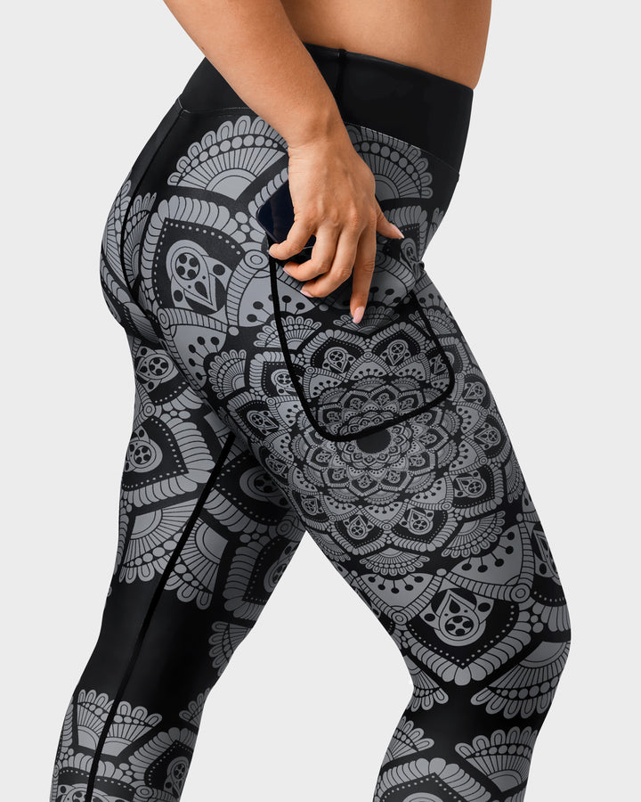 Dark Mandala Capri